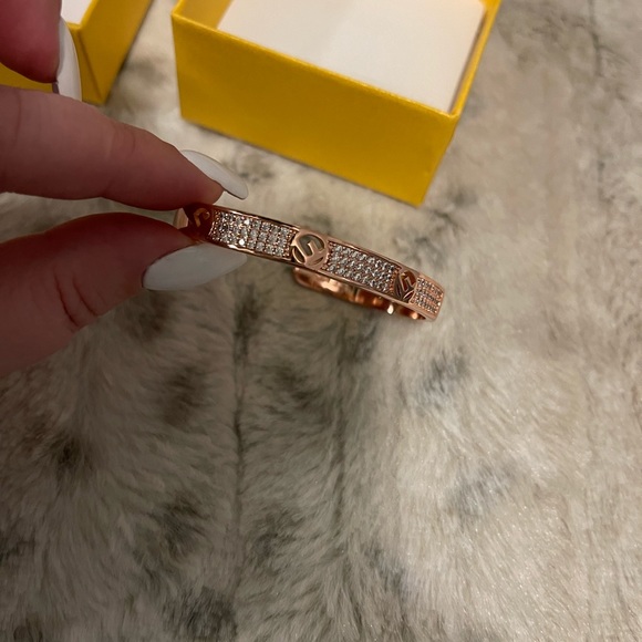 Jewelry - Rose gold bracelet